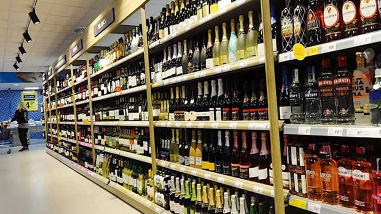 Zam Dalgası Alkole de Yansıdı: Üç Alkol Grubuna Yeni Fiyatlar Geldi