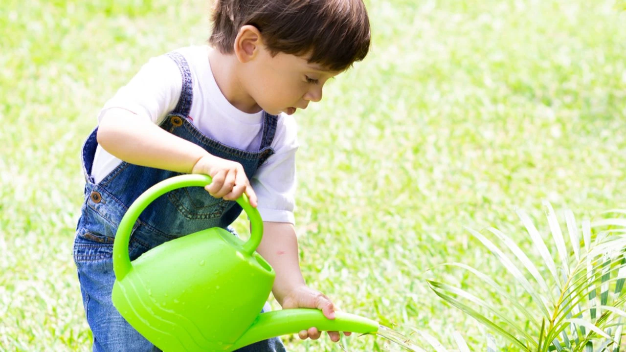 Yaz Tatilinde Çocuklar Nasıl Vakit Geçirmeli? Uzmanlar ve Aileler Uyarıyor: “Denge Şart”