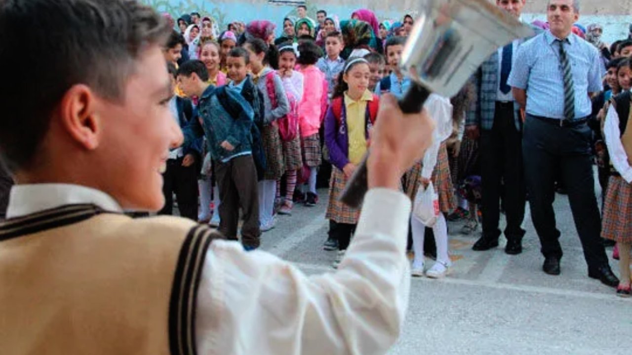 Gaziantep’te Veliler Ayakta: Devlet Okullarında Kayıt Parası Tepkisi Büyüyor!