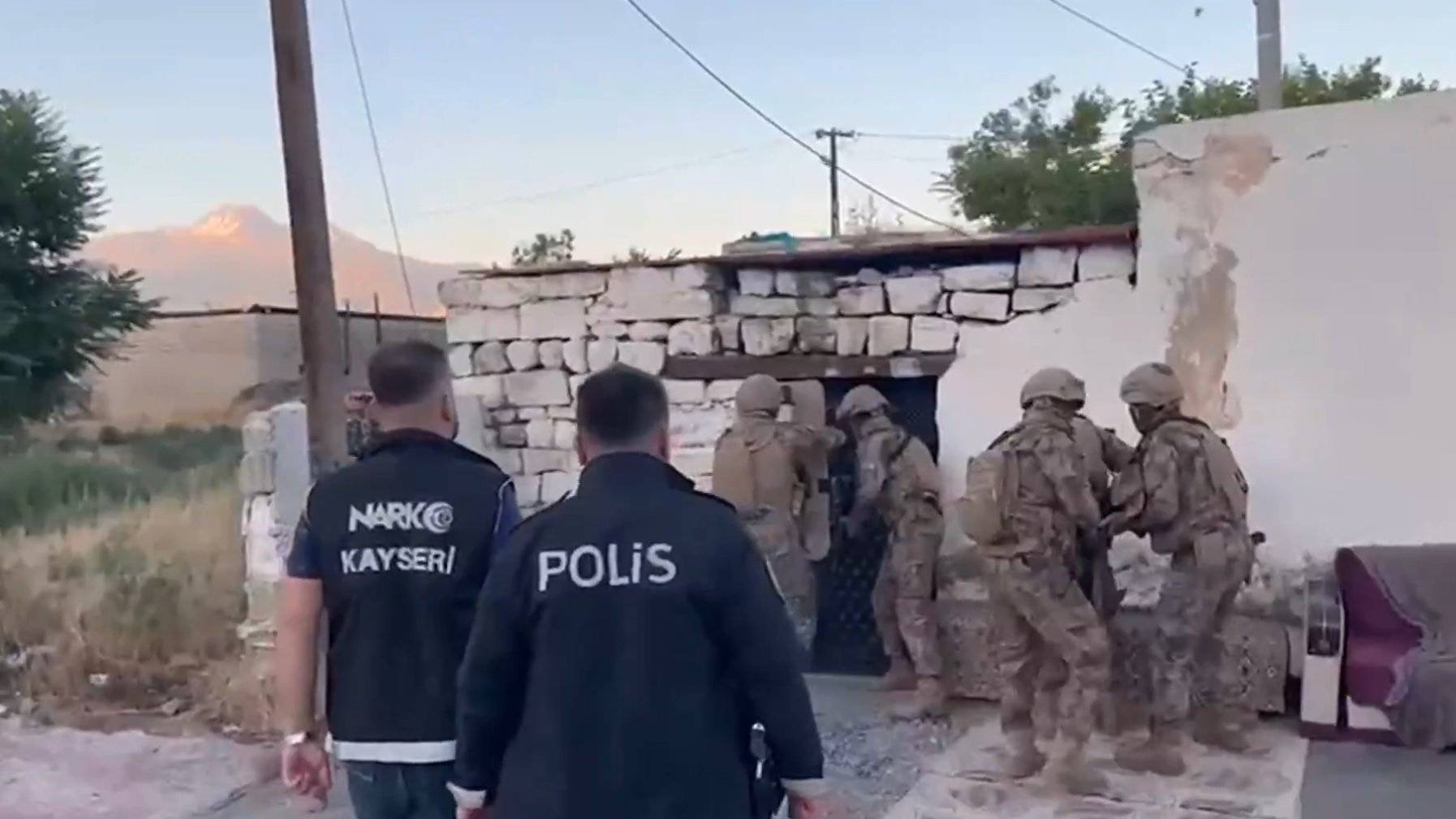 Gaziantep dahil 72 ilde uyuşturucuya operasyonu: Bin 933 şüpheli yakalandı