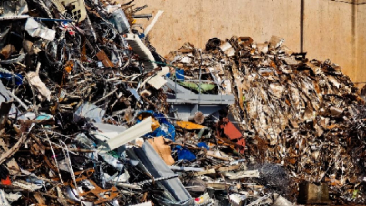 Modern Ekipmanlarla Çalışan Hurdacı: Uygar Metal