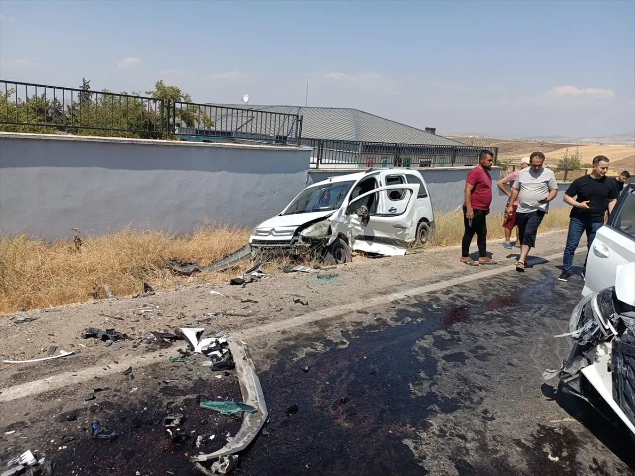 Gaziantep'te yine kaza: Otomobil ile hafif ticari araç çarpıştı, 7 kişi yaralandı