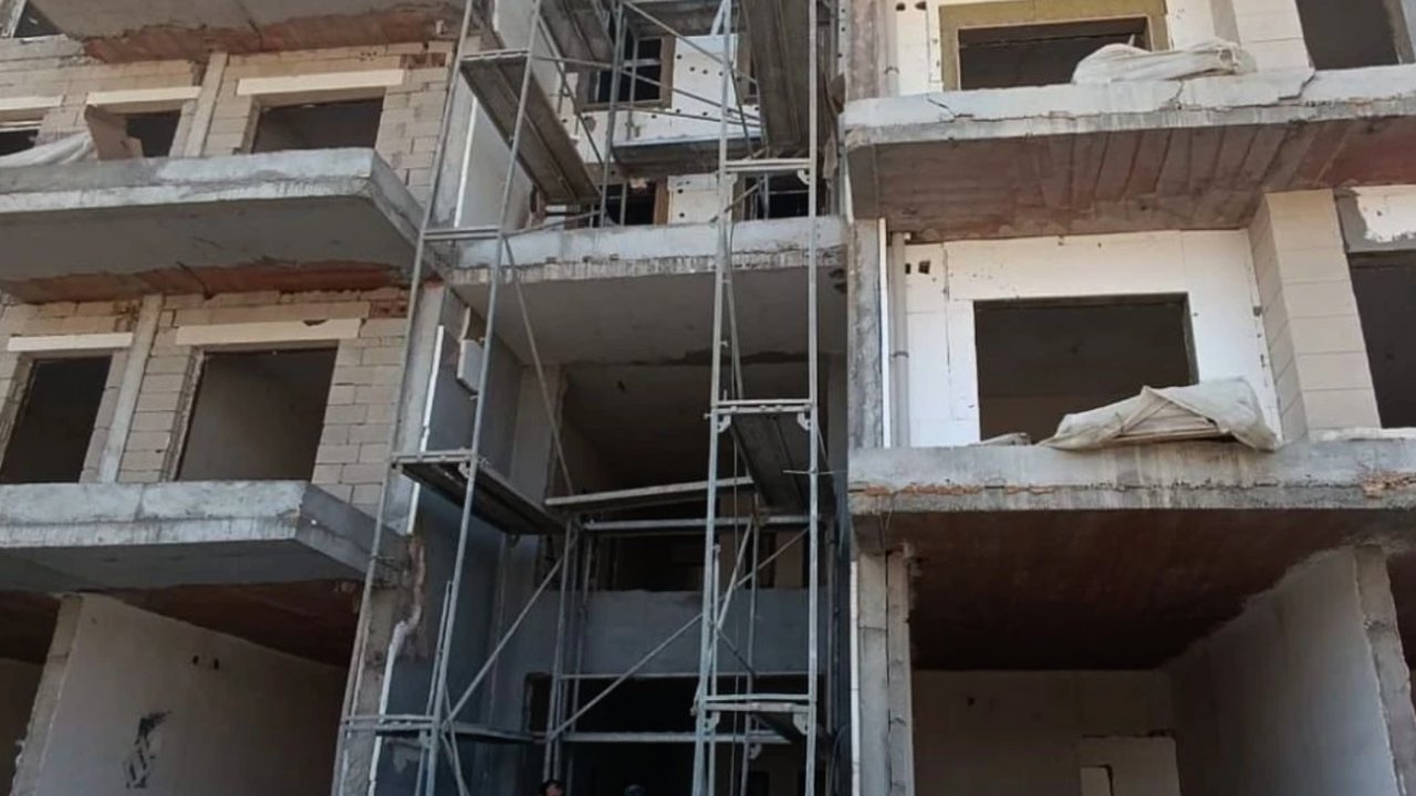 Gaziantep’te İnşaattan Düşen İşçi Ölümle Pençeleşiyor