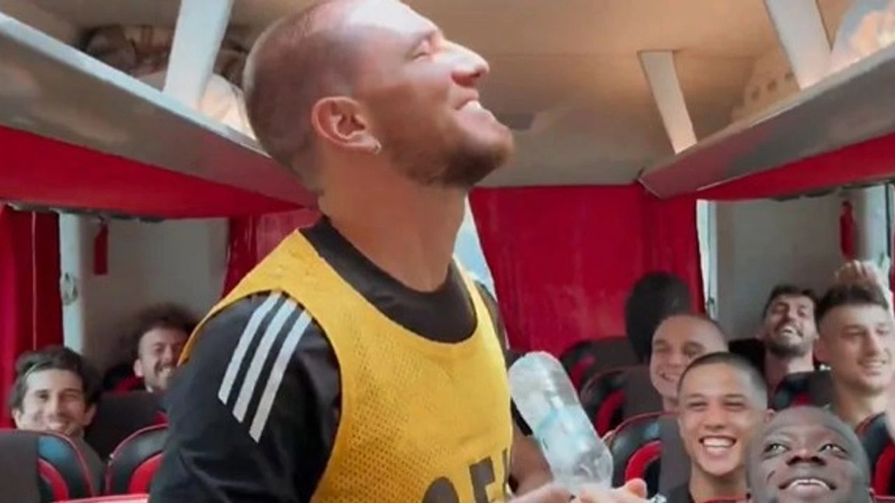 Sahada Hırs, Kampta Neşe: Sorescu Gaziantep FK’nın Moral Gücü Oldu