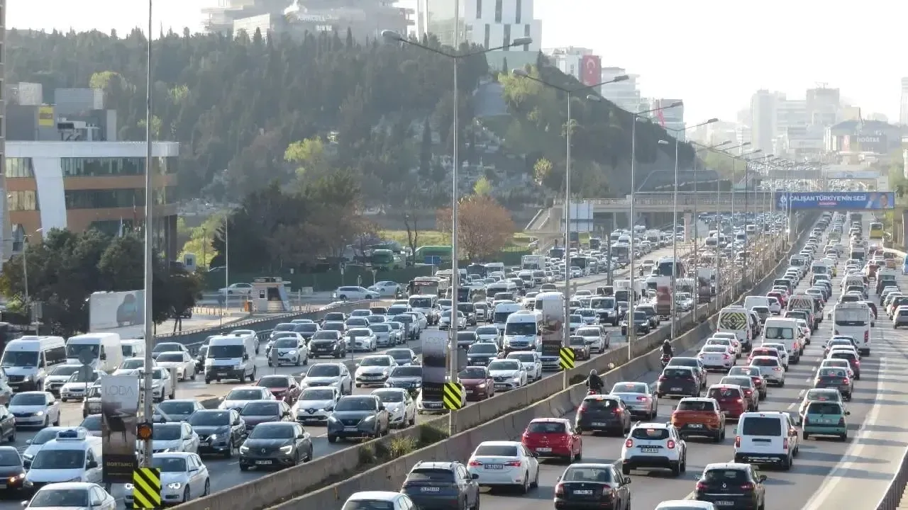 ÖTV Şoku Otomotiv Piyasasını Sarstı: İşte Zamlı Fiyatlarla Güncel Araç Listesi