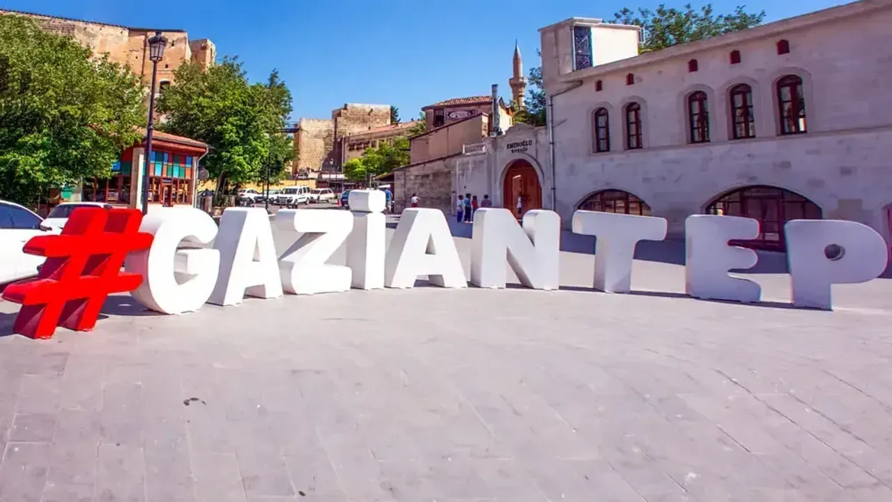 Gaziantep’e Gelen LGS Birincilerine Aylık 10 Bin TL Eğitim Desteği