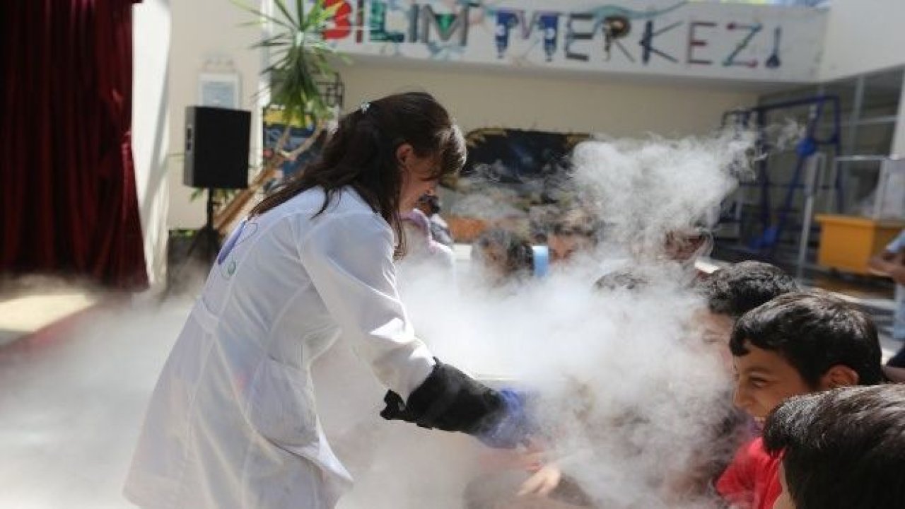 Gezegenevi ve Bilim Merkezi Yaz Bilim atölyelerine yoğun ilgi