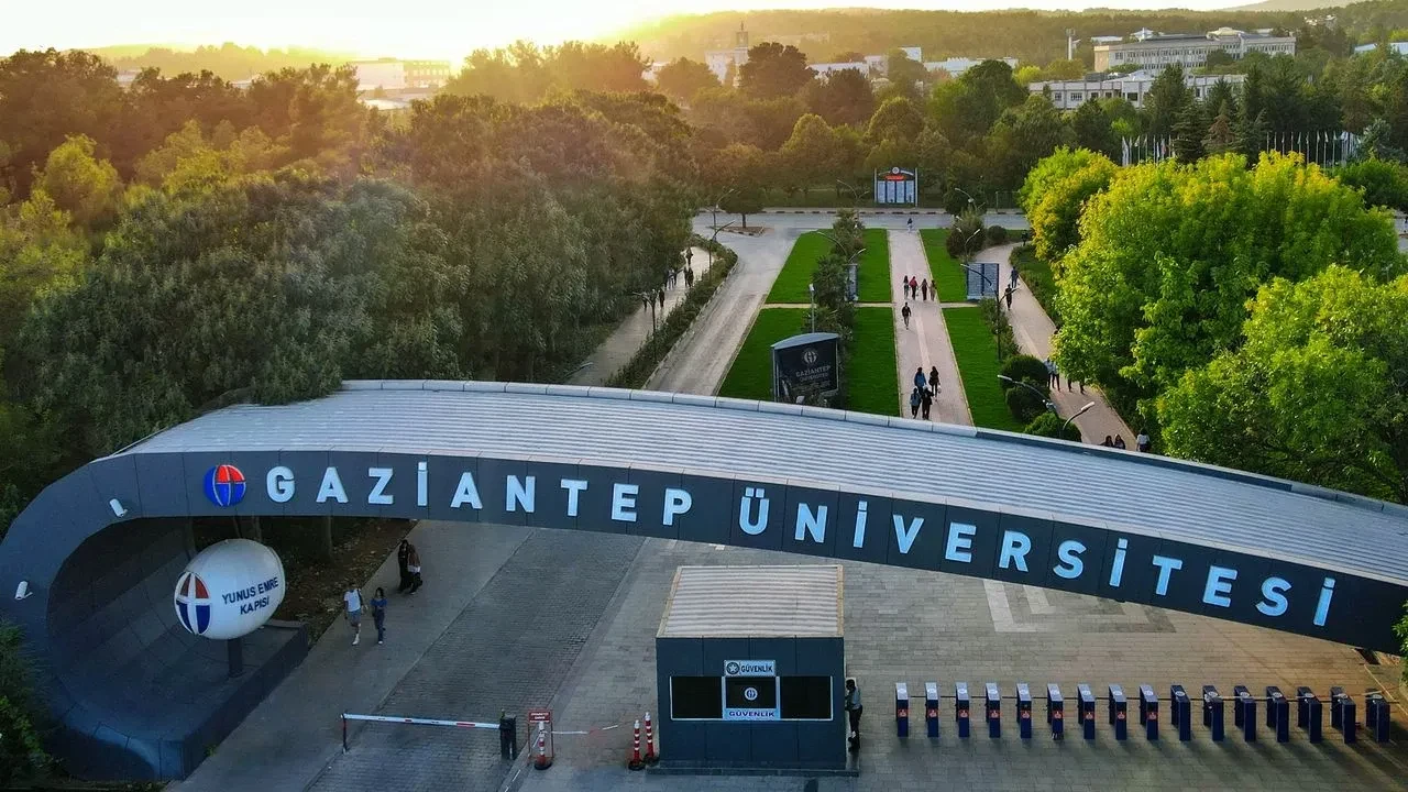 Gaziantep Üniversitesi'nde Memnuniyet Alarmı: TÜMA Sıralamasında Sert Düşüş