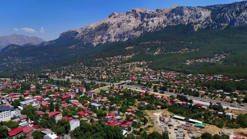 Kavurucu Sıcaklıklar Kentten Göçe Neden Oldu: Pozantı’nın Nüfusu 20 Binden 450 Bine Fırladı