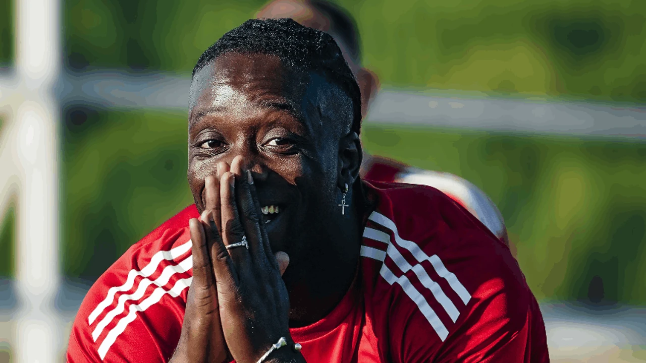 Myenty Abena’dan Saha Ortasında Şaşırtan Tepki