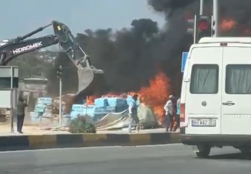 Gaziantep'te Rezerv Alanında İnşaat Sahasında Korkutan Yangın!