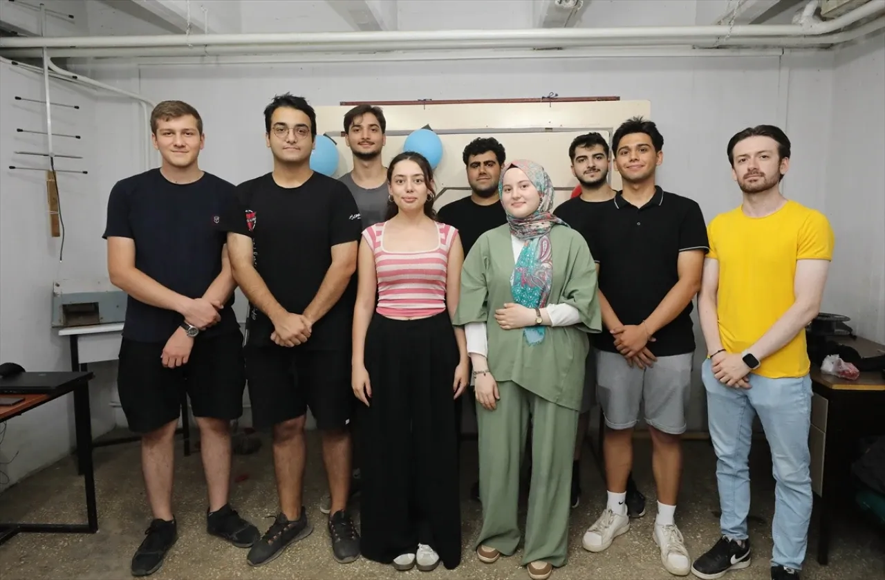 Gaziantep'te üniversiteliler, "dost-düşman ayrımı yapabilen savunma sistemi"yle TEKNOFEST'e hazırlanıyor