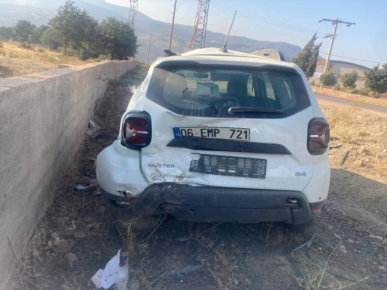 Gaziantep İslahiye'de Kavşakta Feci Kaza: 4 Kişi Yaralandı