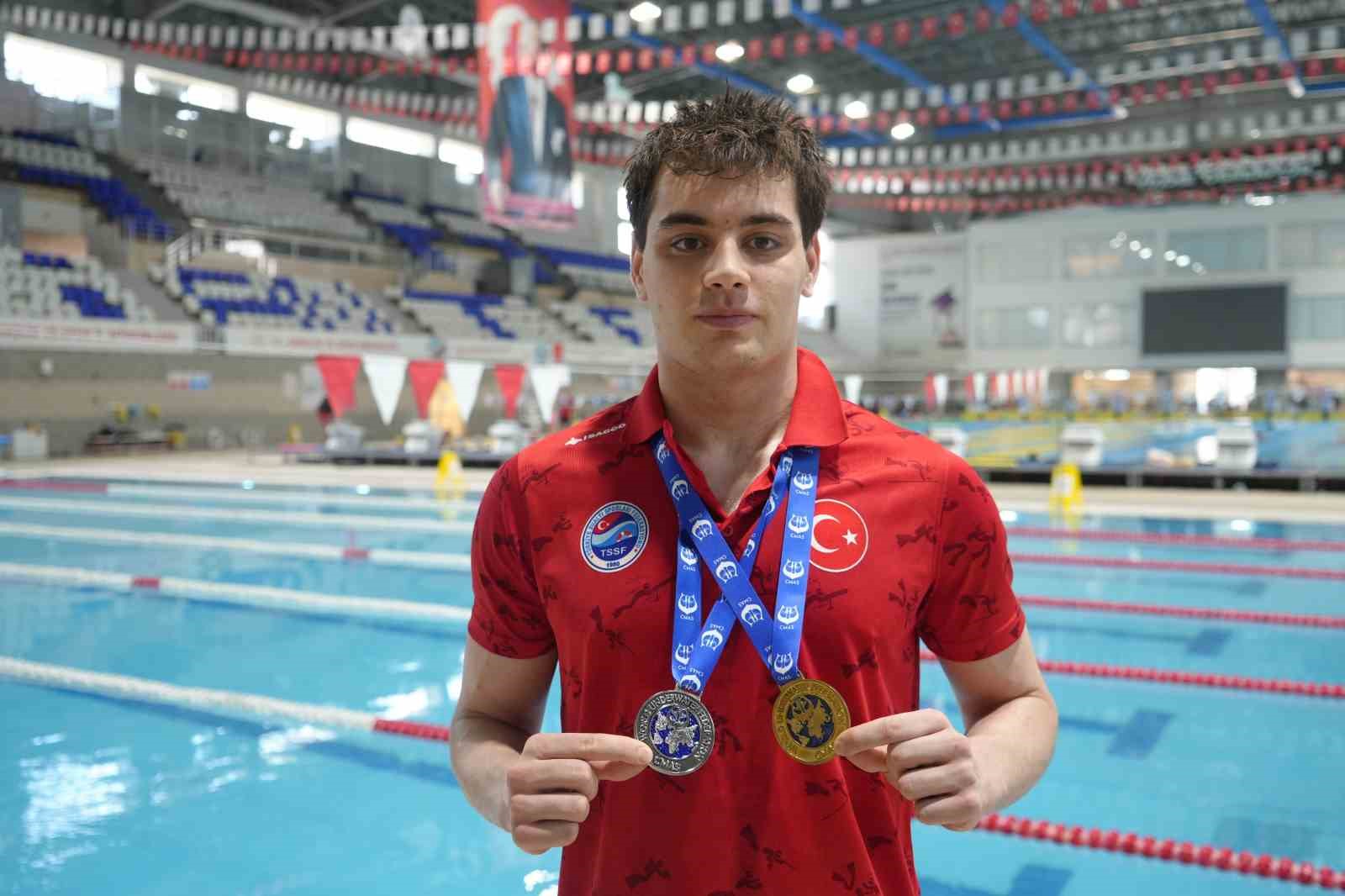 Tedavi amaçlı başladığı yüzmede Avrupa şampiyonu oldu