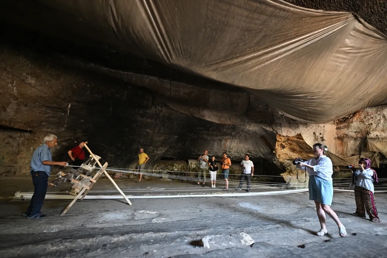 Gaziantep'teki kendir üretilen mağara fotoğrafçıların uğrak mekanı oldu