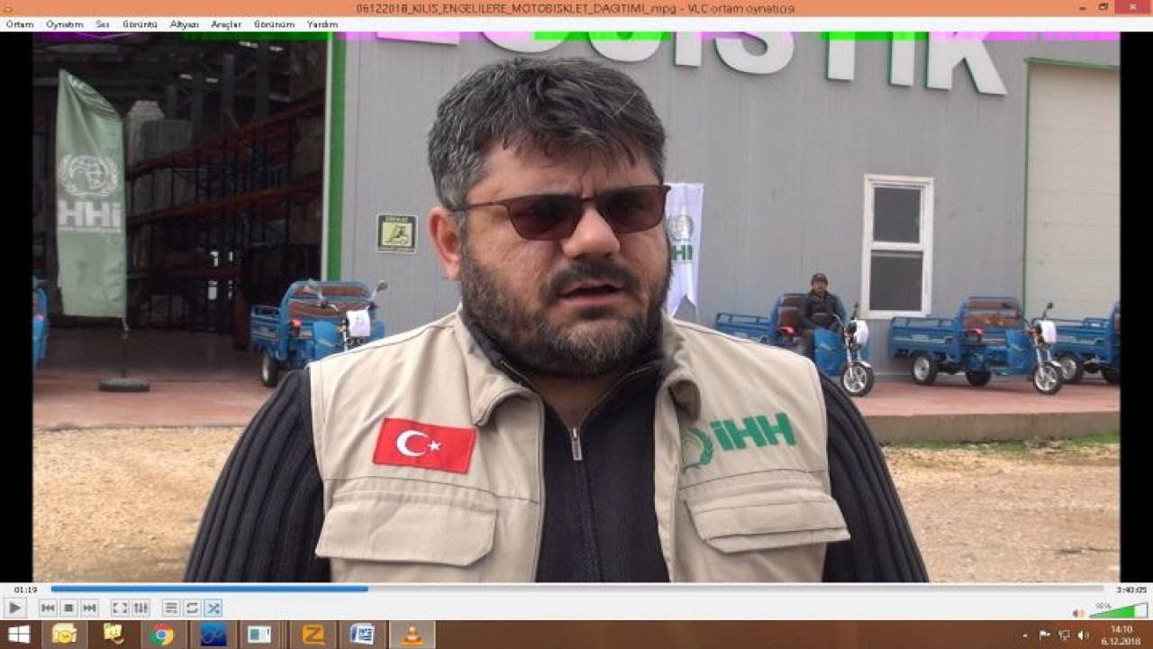 Engelli Suriyelilere 'Tuk Tuk' motosiklet dağıtıldı