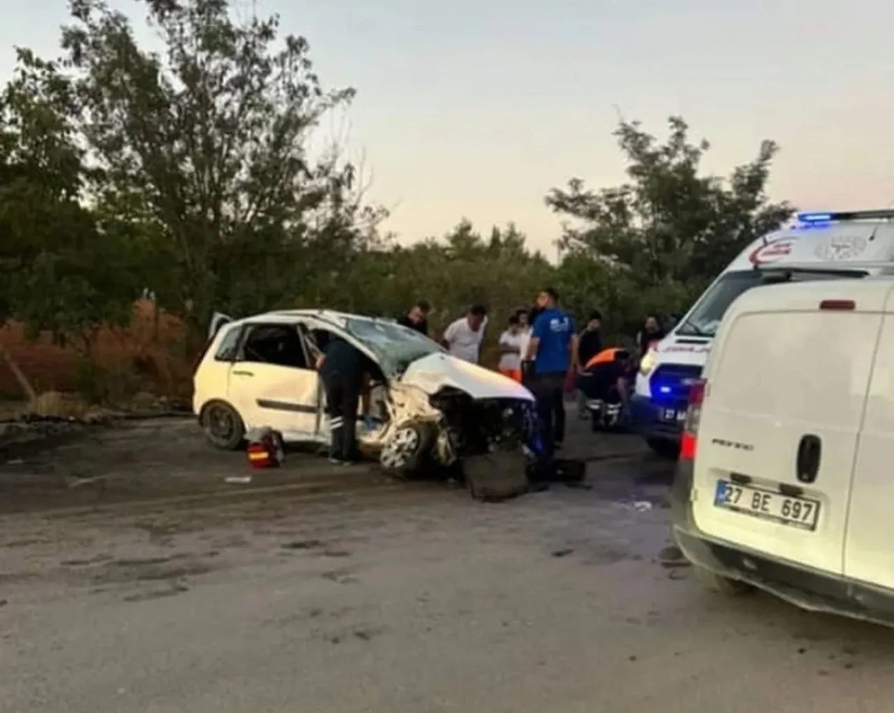 Gaziantep'te 2 otomobilin çarpıştığı kazada 1 kişi öldü, 3 kişi yaralandı