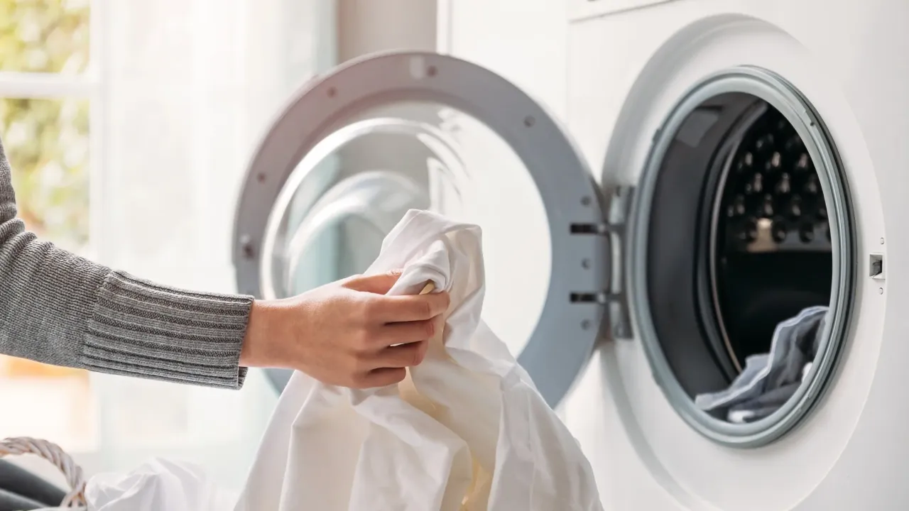 Çamaşır Makinenizdeki Gizli Düğme Ütü İşini Kolaylaştırıyor: Zaman ve Enerji Tasarrufu Sağlayın