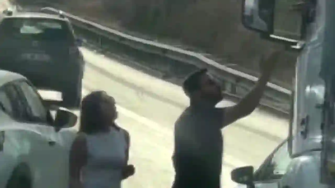 Gaziantep Otoyolu'nda trafik terörü, yol kesip sürücüyle tartıştılar
