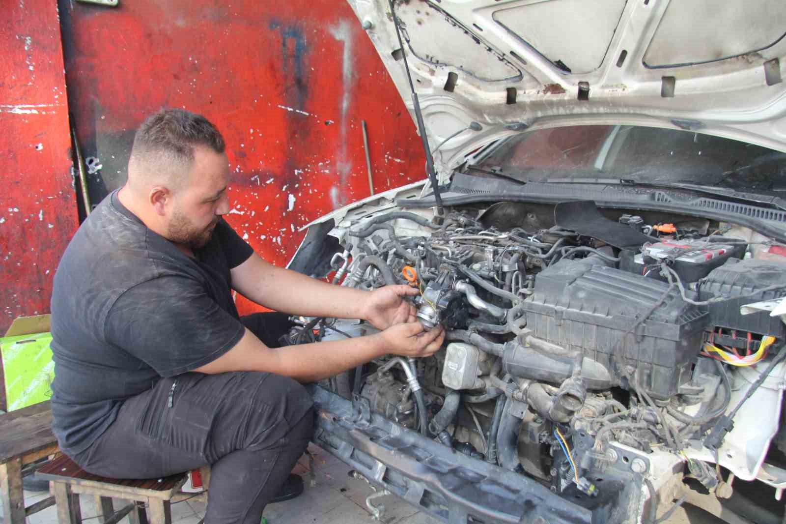 Gaziantep'te Oto Tamirciler, 50 Bin Tl’ye Çalıştıracak Eleman Bulamıyor