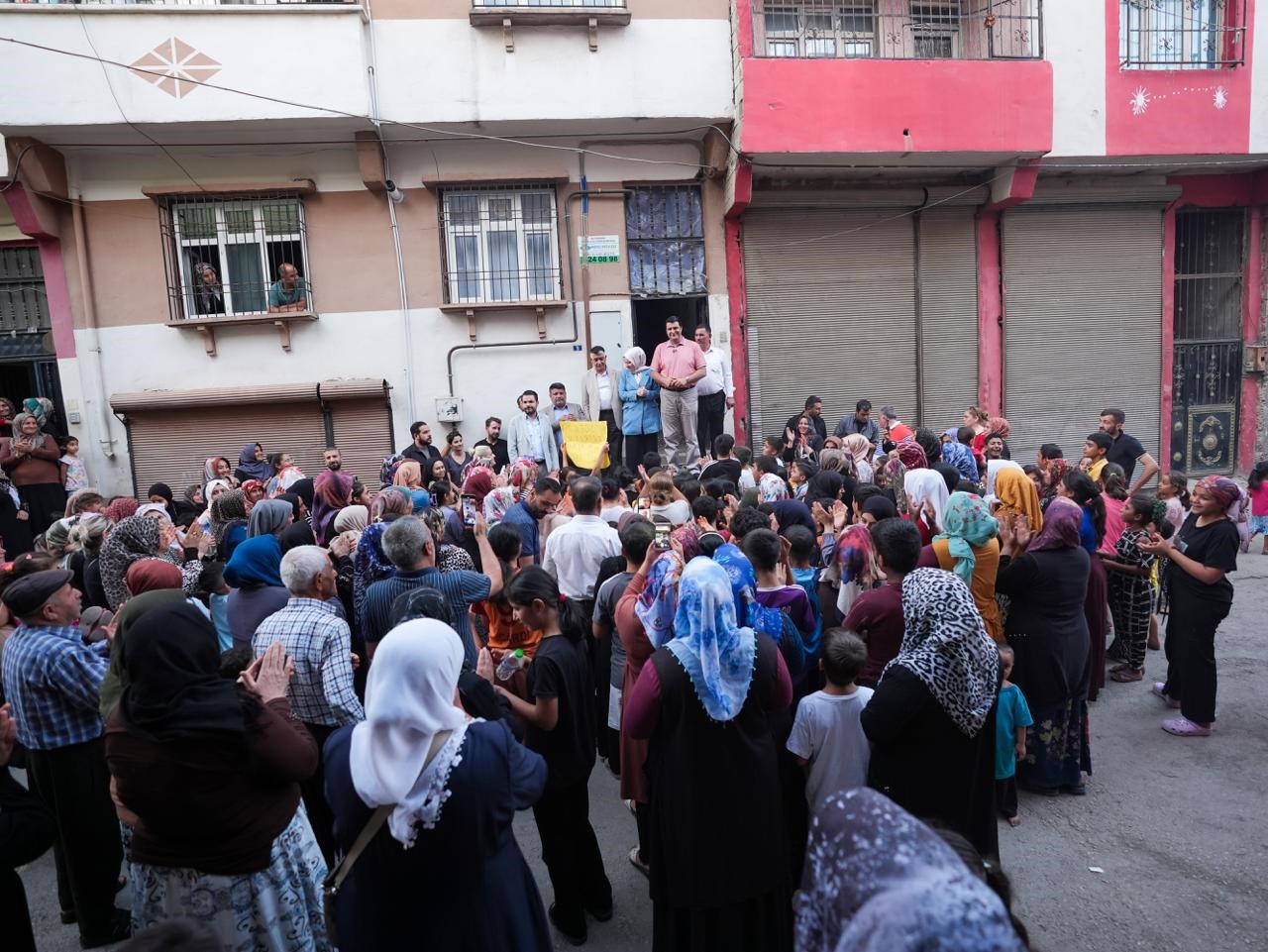 Yılmaz’dan Şirinevler’e ziyaret