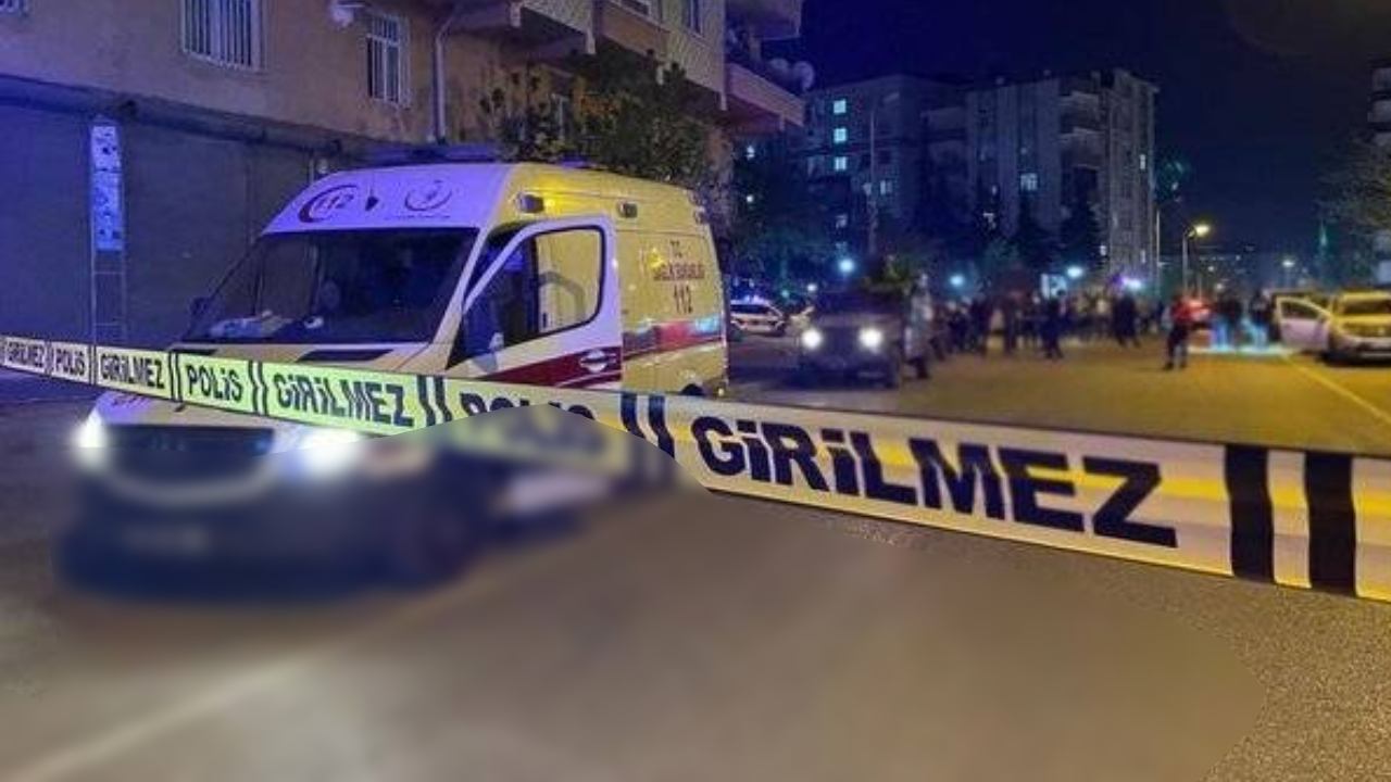 Gaziantep’te Sokak Ortası Kavga! Tekmeler Havada Uçuştu