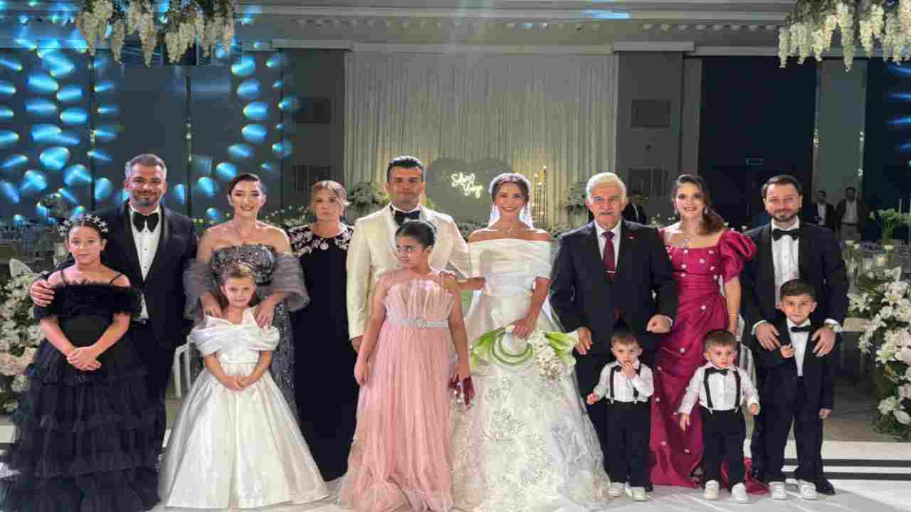 Gaziantep’te Muhteşem Düğün! İş ve Siyaset Dünyası Bu Düğüne Akın Etti