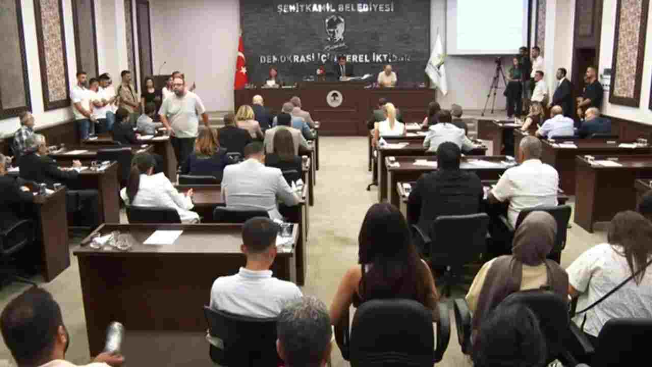 Umut Yılmaz Mecliste Rest Çekti: “Burası Kahve Değil, Meclis!”