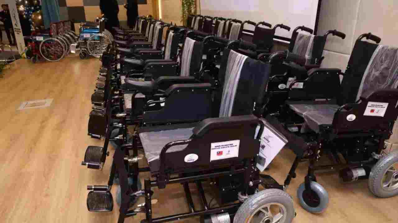 Gaziantep'te engellilere 1001 medikal malzeme dağıtıldı