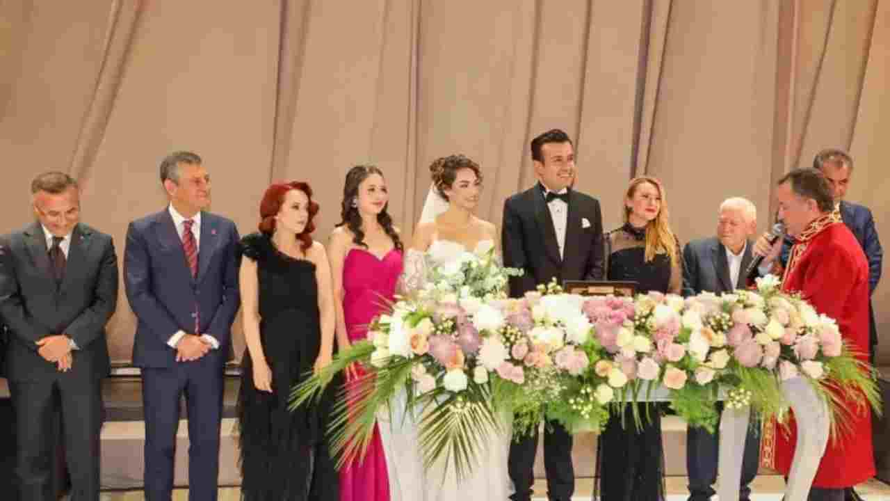 Gaziantep'te Muhteşem Nikah! CHP Lideri Özgür Özel Nikah Şahidi Oldu