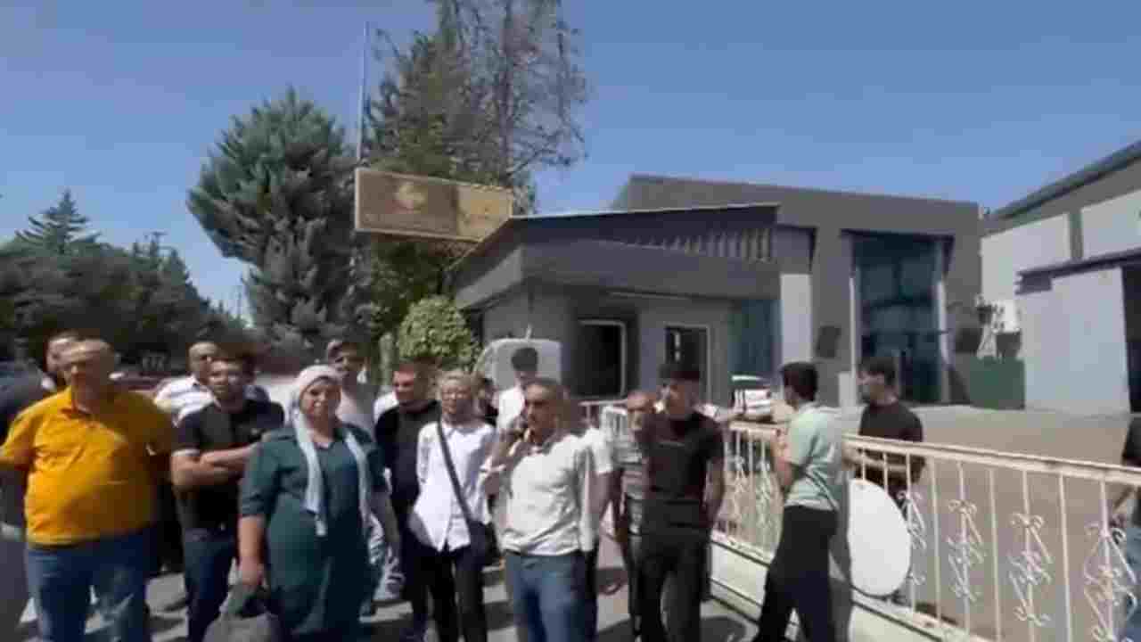 Gaziantep Sanayisi'nde Mars Halı Depremi! İşçilerden Maaş İsyanı