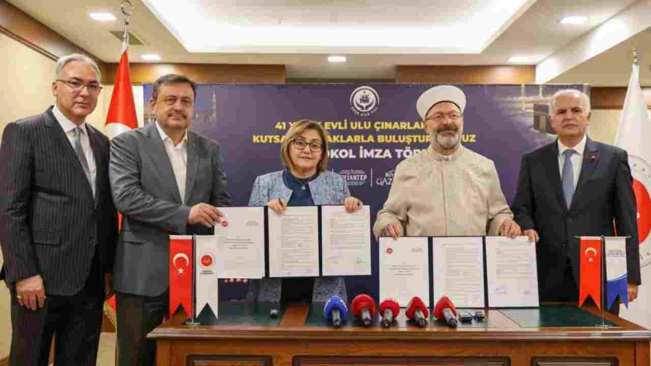 Umre ziyareti projesinin ilk talihlileri belli oldu! İlk Kafile Yola Çıkıyor