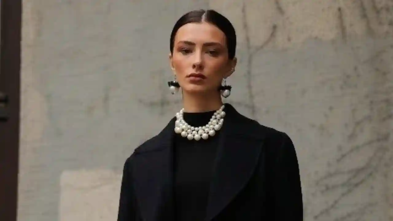 2025 Kadın Giyim Trendleri: Şıklığı ve Zarafeti Bir Arada Sunan Öneriler