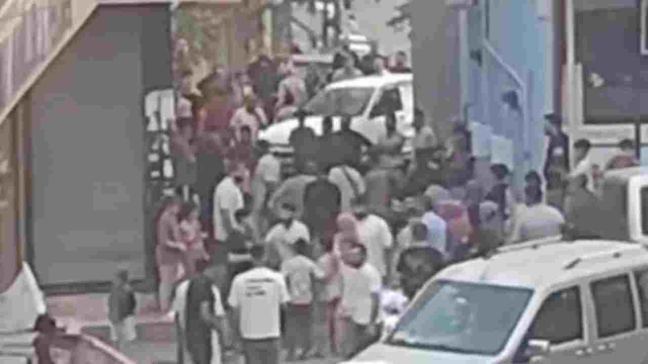 Gaziantep'te 8 Yaşındaki Kız Çocuğuna Taciz İddiası! Mevlana Mahallesi'ni Ayağa Kaldırdı