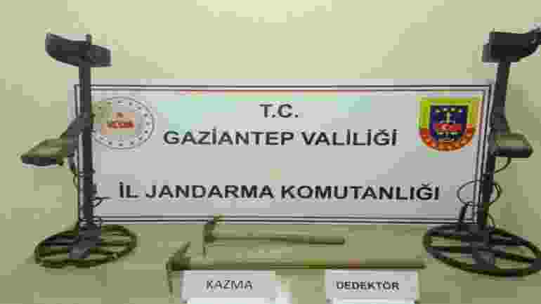 Kaçak kazı yapan 2 şahsı jandarma suçüstü yakaladı
