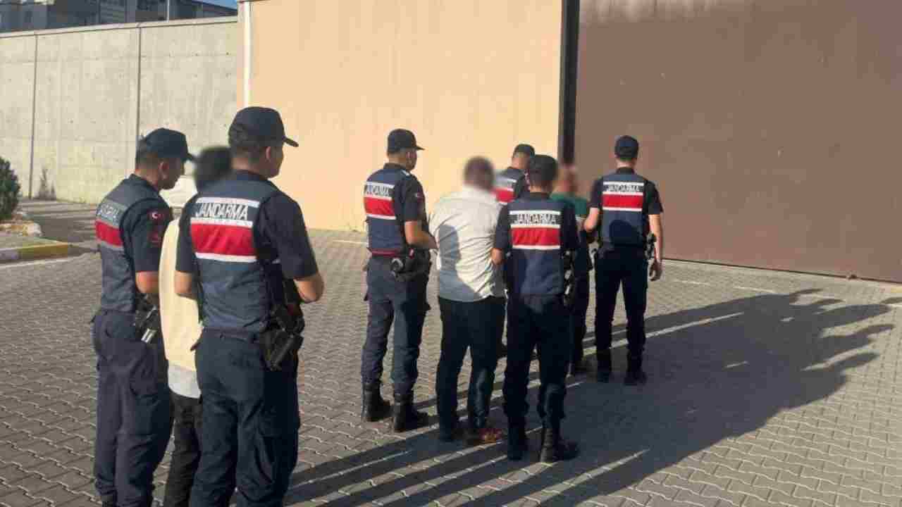 Gaziantep’te kaçak silah ve uyuşturucu operasyonu