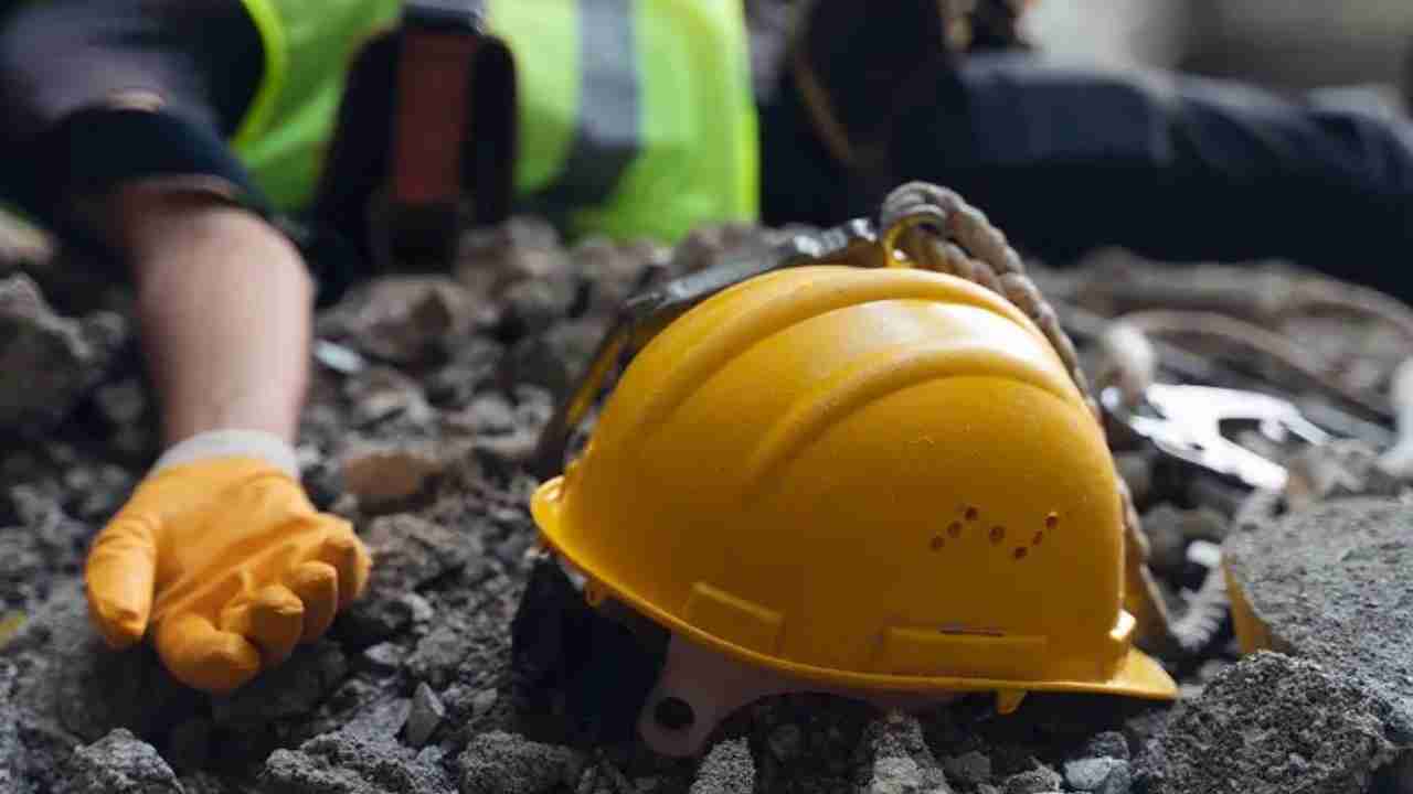 Gaziantep’te Fabrikada Kahreden Ölüm! Üzerine Beton Düşen İşçi Hayatını Kaybetti