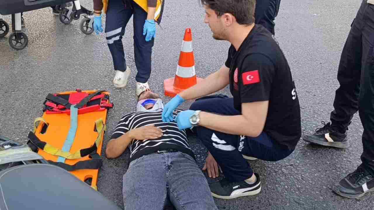 Gaziantep'te minibüsün çarptığı motosikletin sürücüsü yaralandı