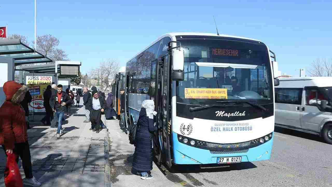 Şehitkamil Belediyesi’nden Öğrencilere 1000 TL Ulaşım Desteği