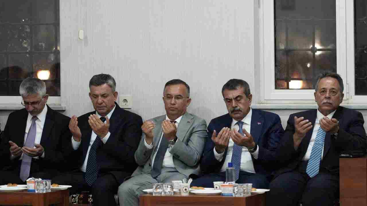 Bakan Yusuf Tekin’den Meriç Ailesine Taziye Ziyareti