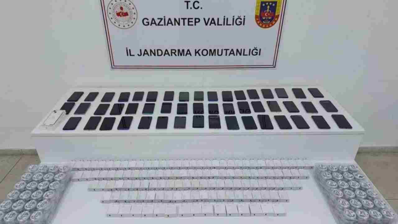 Gaziantep’te 1,3 milyon TL değerinde kaçak telefon ele geçirildi