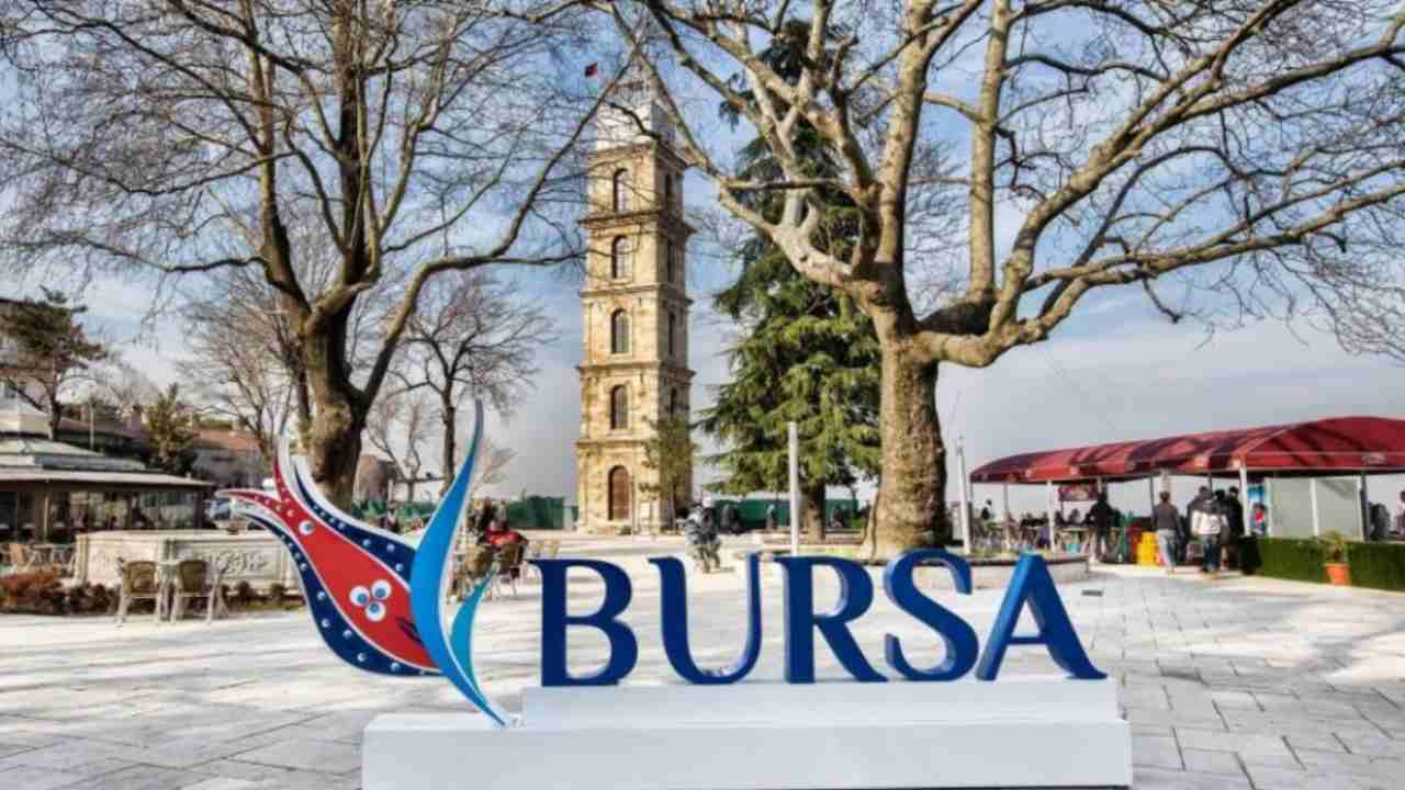 Bursa’da ruhsatsız iş yerinde 33 yabancı uyruklu yakalandı