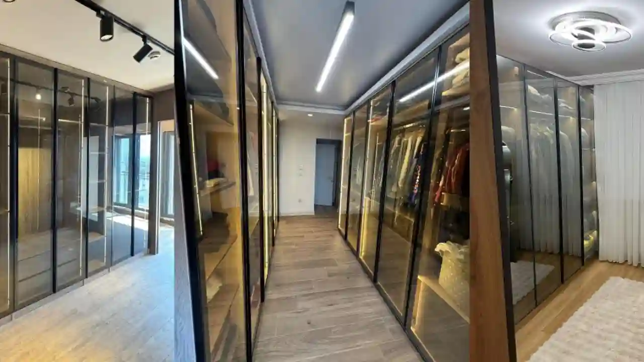Evlerde Şıklığın Yeni Adı: Cam Gardrop Modelleri