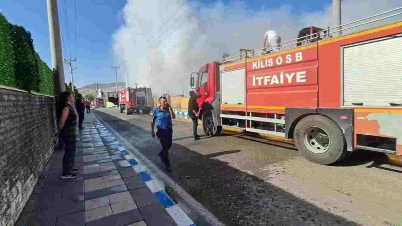 Kilis OSB’de kauçuk fabrikasında çıkan yangın kontrol altına alındı