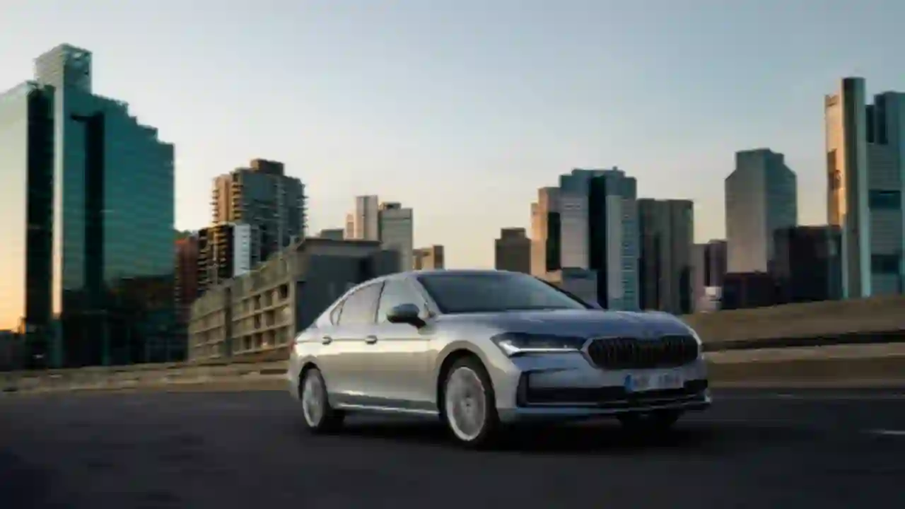 Yeni Skoda Superb: Konforu ve Teknolojiyi Bir Arada Sunuyor” / “Aileler İçin İdeal Sedan: Skoda Superb’in Geniş Yaşam Alanı