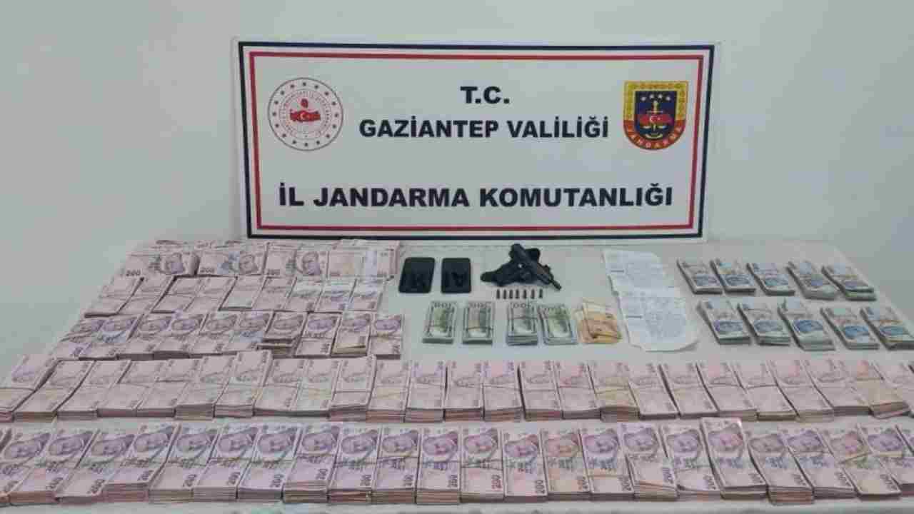 Gaziantep’te Böylesi Görülmedi! 34 bin 300 litre kaçak akaryakıt ele geçirildi.