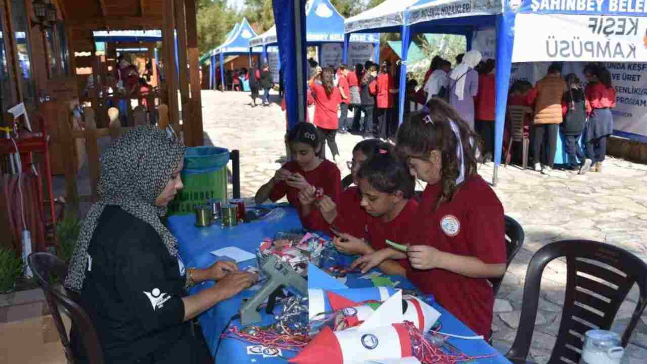 Çocuklar Şahinbey Belediyesi’nin Bilim Şenliği’nde doyasıya eğlendi