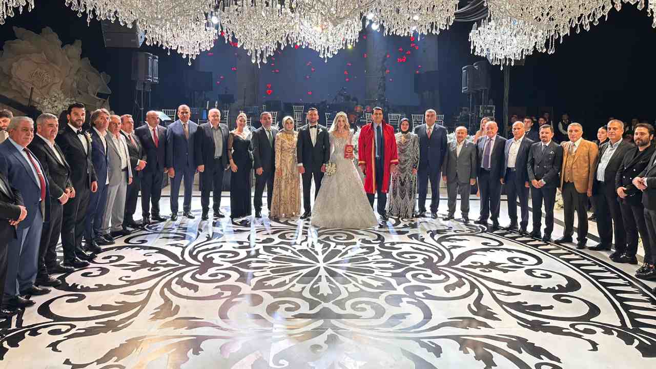 Gaziantep’te Göz Kamaştıran Düğün: Güney ve Kıratlı Ailelerinin Görkemli Buluşması