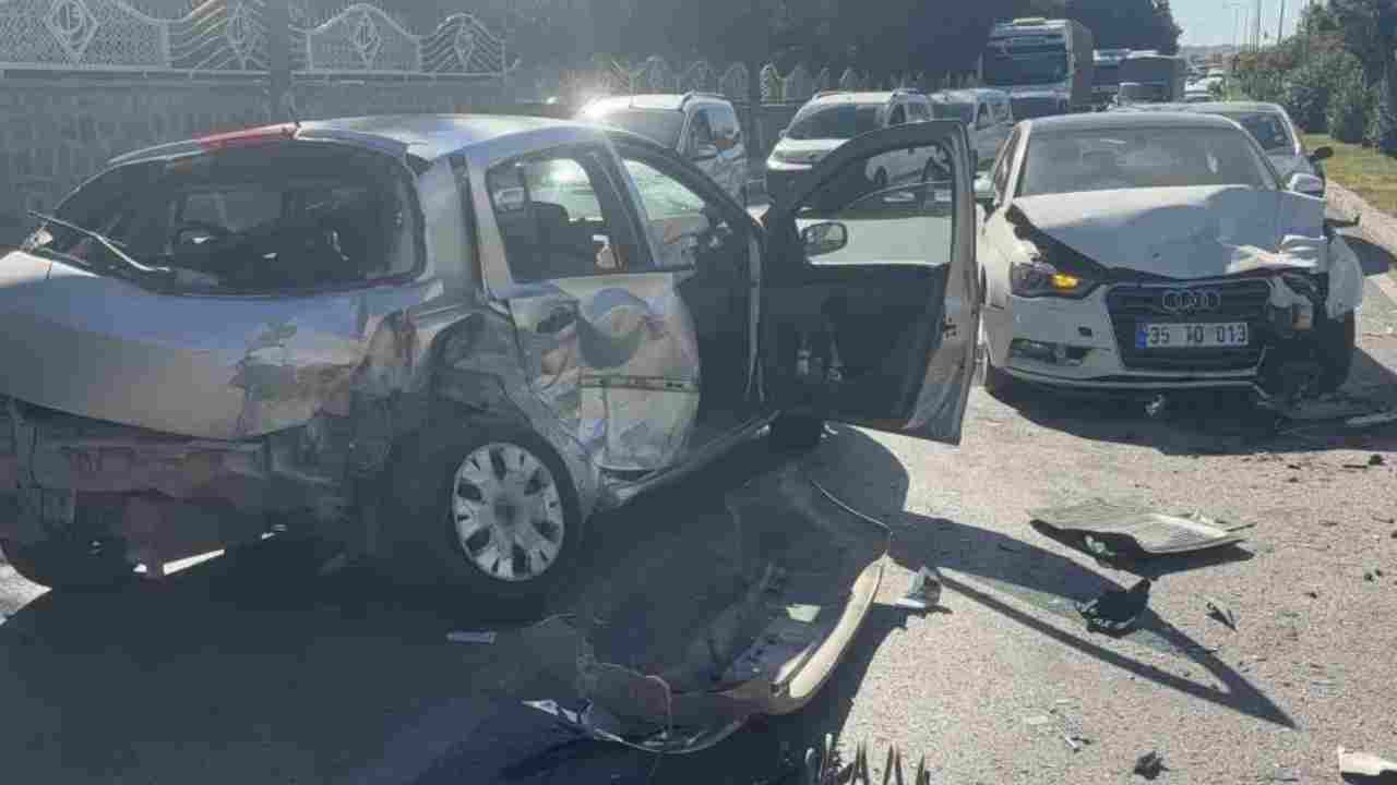 Gaziantep'te otomobil karşı şeride uçtu! 4 yaralı