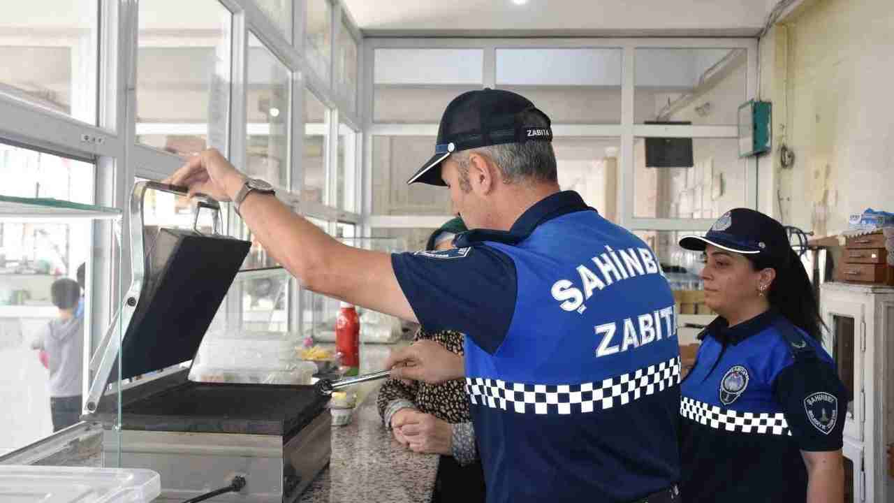 Şahinbey’de Hijyen Alarmı: 18 İş Yeri Mühürlendi!